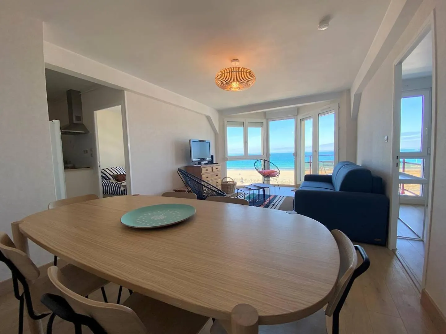Appartement Vue Mer Exceptionnelle Plage De Trestraou A Perros-Guirec - Ref 503