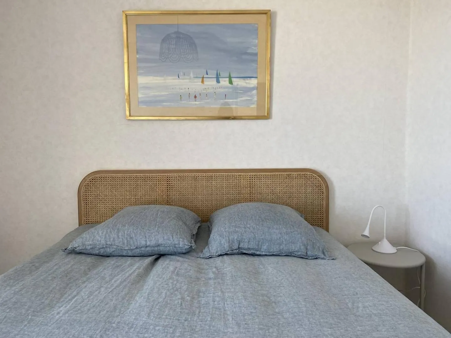 Appartement Vue Mer Exceptionnelle Plage De Trestraou A Perros-Guirec - Ref 503